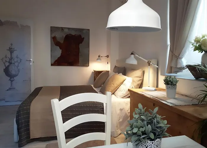Momaroom
